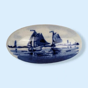 Delfts Vintage Painted Porcelain Brooch
